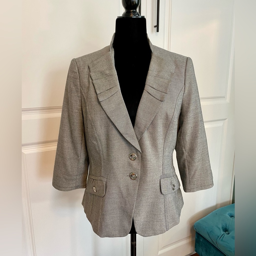 White House Black Market 3/4 sleeve grey tweed blazer with ruffled lapel size 10
